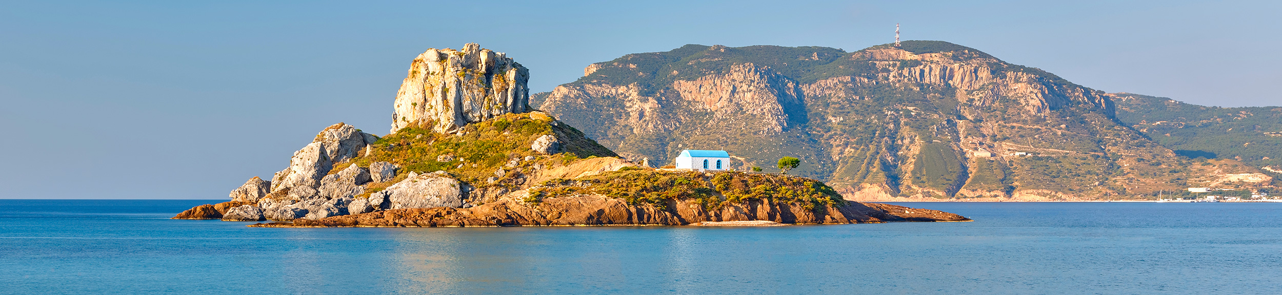 Blick auf ein Inselchen in Griechenland