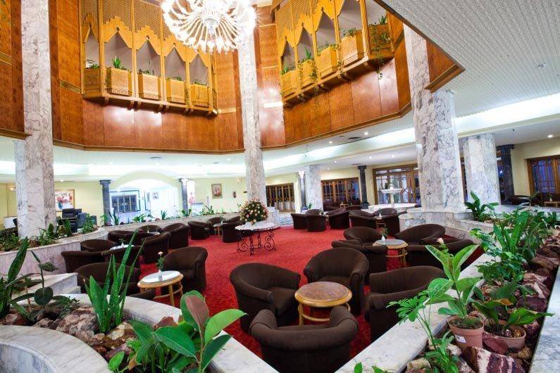 2. Bild El Mouradi Palace