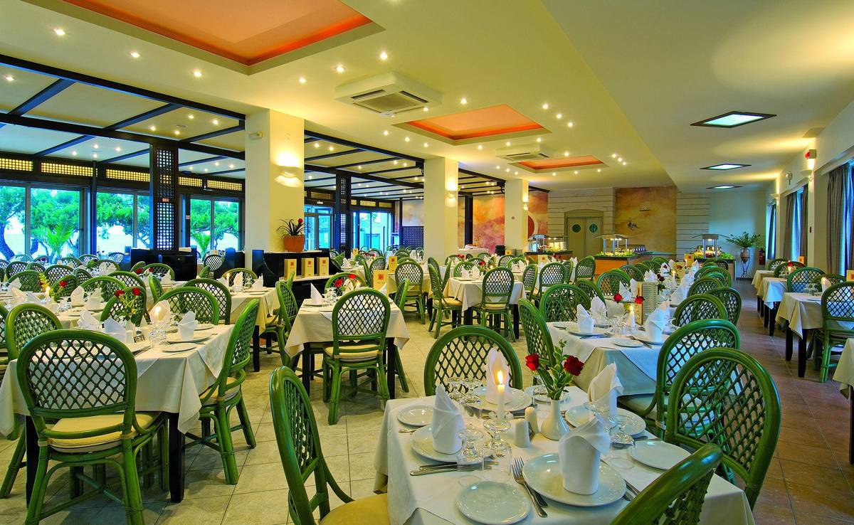 4. Bild Santa Marina Beach Hotel