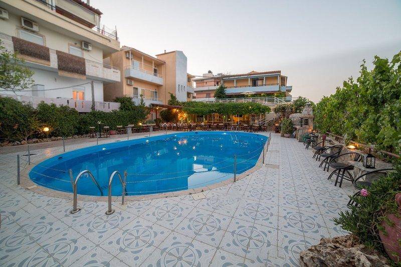 1. Bild Roxani Hotel