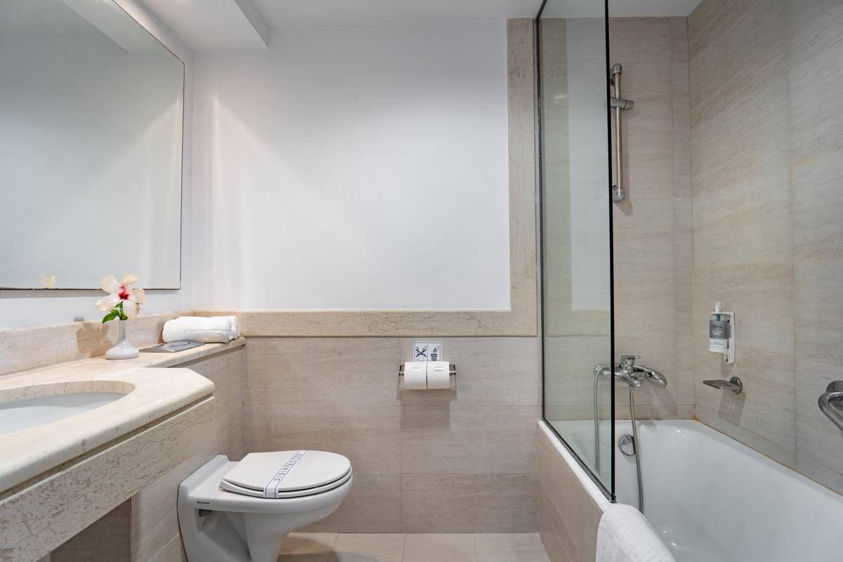 1. Bild Louis Ionian Sun