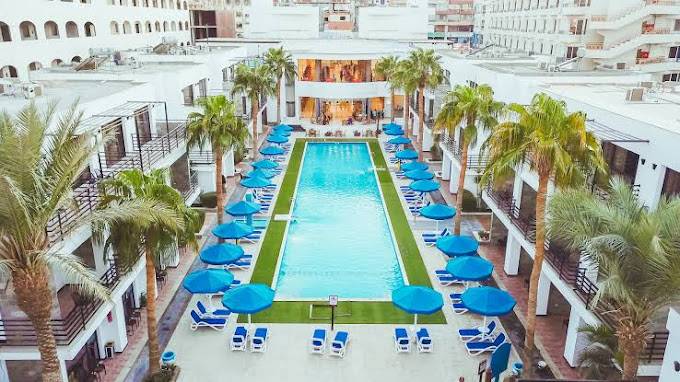 1. Bild La Rosa Waves Beach Aqua Park