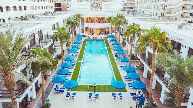 1. Bild La Rosa Waves Beach Aqua Park