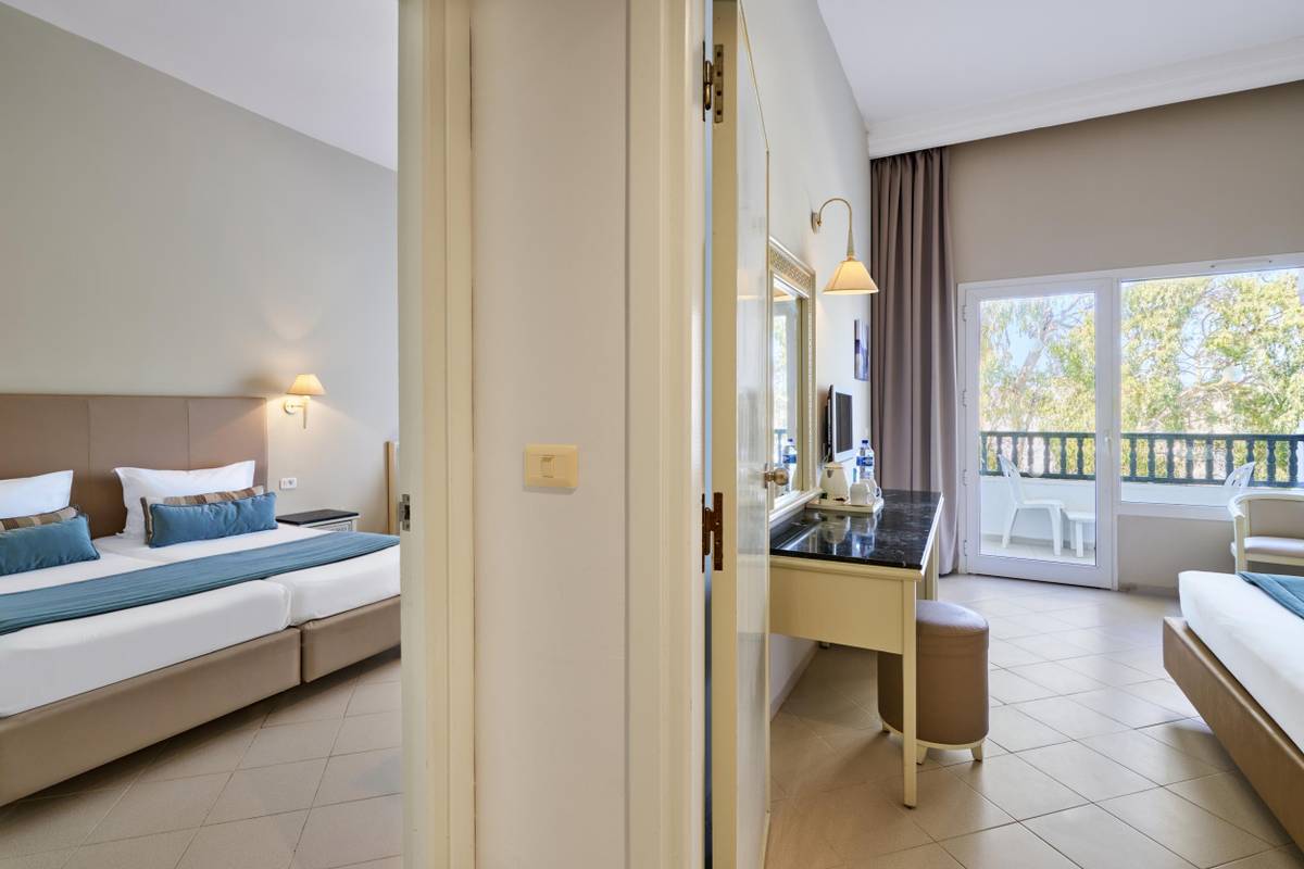 4. Bild Royal Nozha Beach