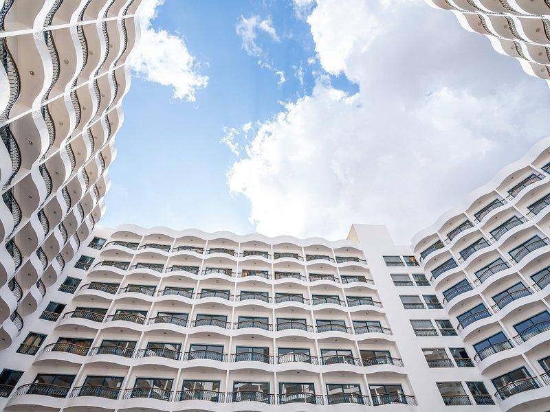 1. Bild Azal Pyramids