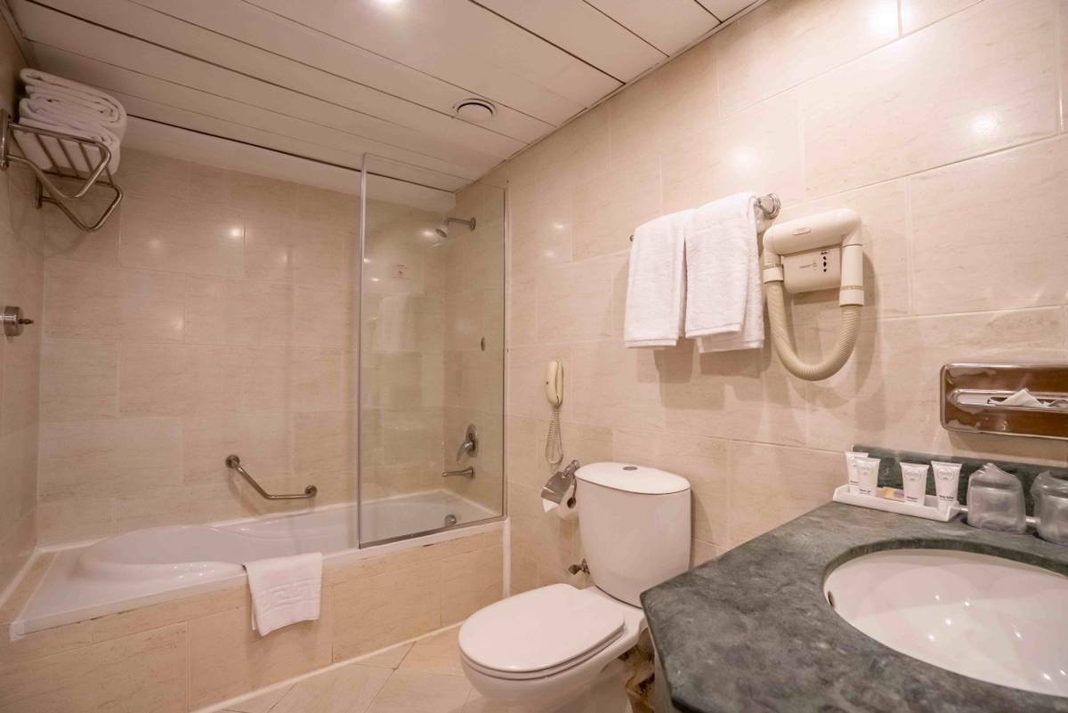 4. Bild Azal Pyramids