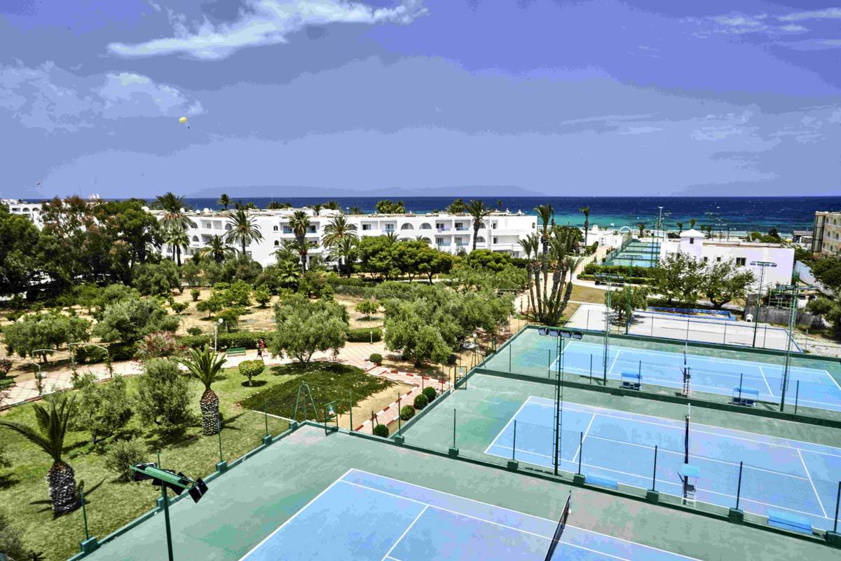 4. Bild El Mouradi Palace