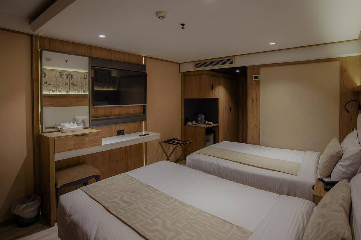 2. Bild MS Stephanie or Monica & Makadi Spa Hotel