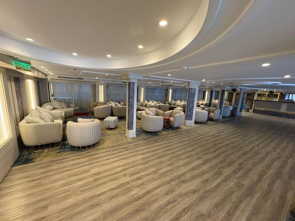 3. Bild MS Stephanie or Monica & Grand Hotel