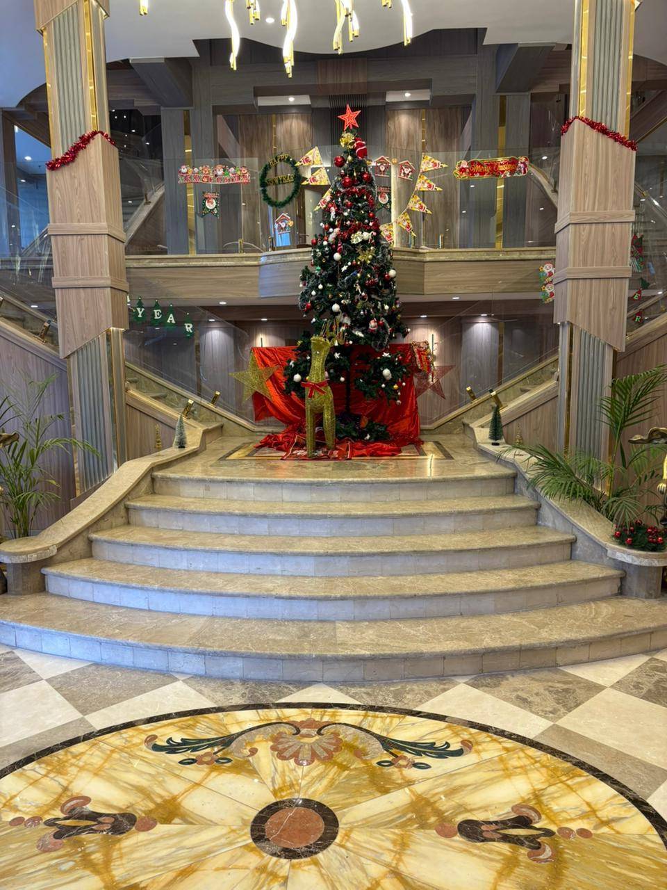 5. Bild MS Stephanie or Monica & Grand Hotel