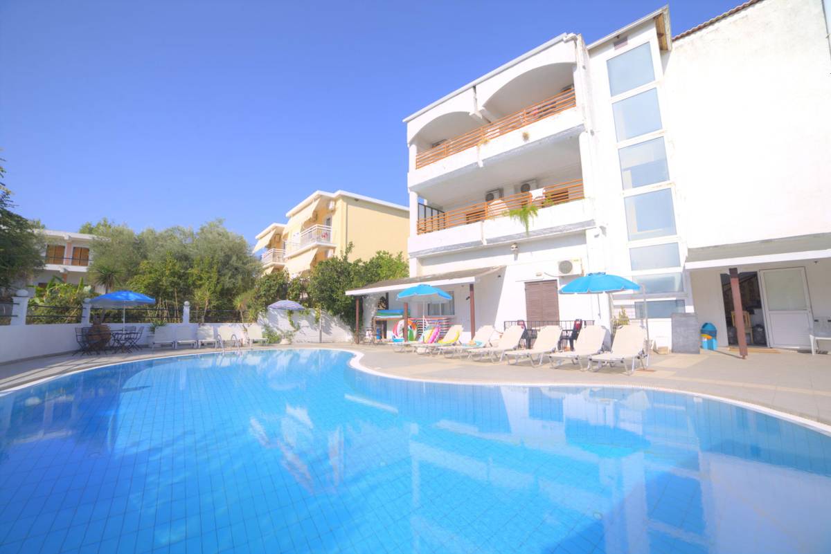 1. Bild Louvre Hotel