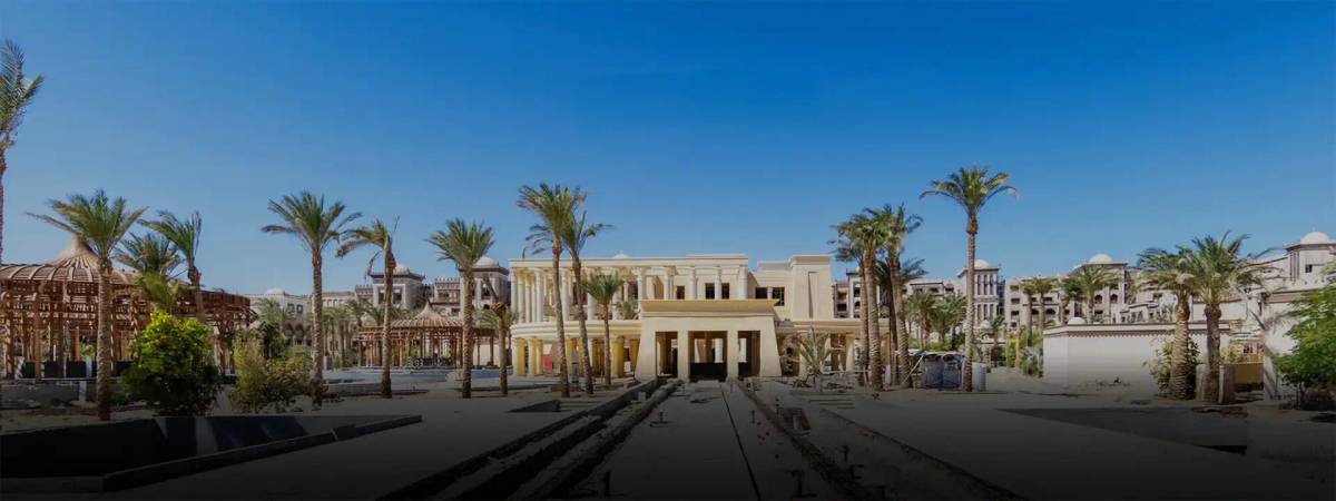 Blick auf die Hotelanlage des Al Kasr Sahl Hasheesh