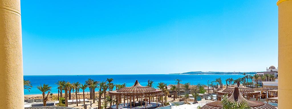 Blick vom Al Kasr Sahl Hasheesh aufs Rote Meer